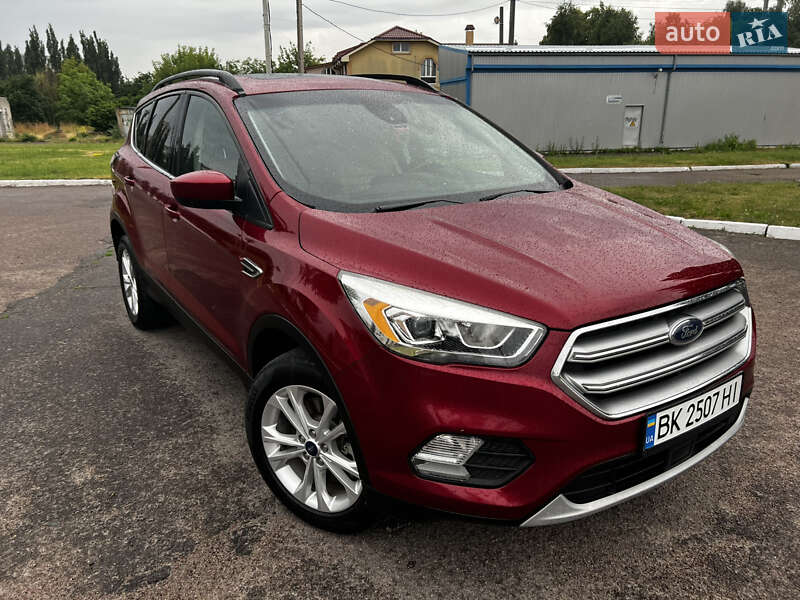 Позашляховик / Кросовер Ford Escape 2017 в Рівному