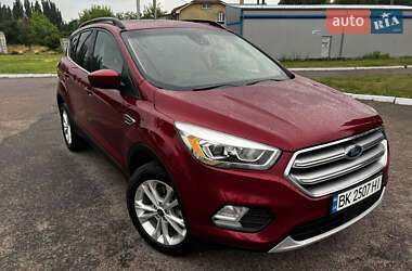 Внедорожник / Кроссовер Ford Escape 2017 в 