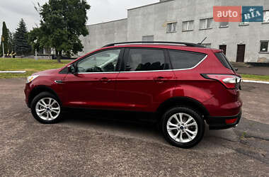 Внедорожник / Кроссовер Ford Escape 2017 в 