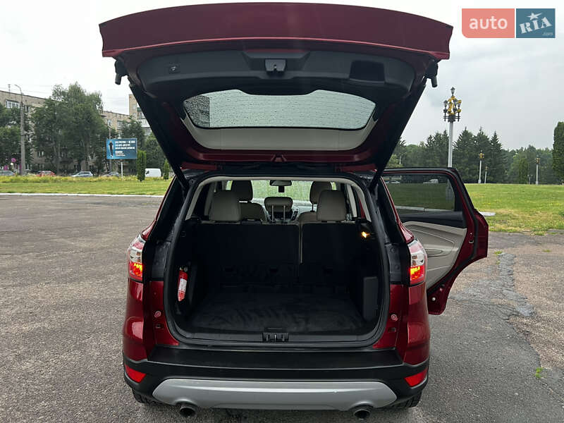 Позашляховик / Кросовер Ford Escape 2017 в Рівному