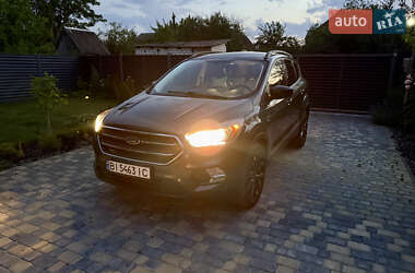 Внедорожник / Кроссовер Ford Escape 2019 в 
