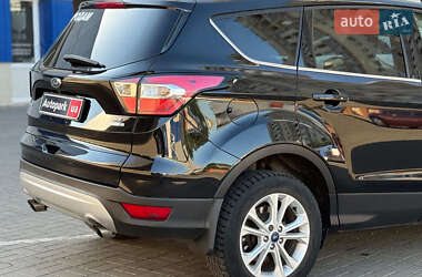 Внедорожник / Кроссовер Ford Escape 2017 в 