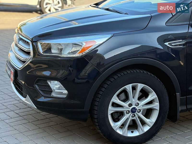 Позашляховик / Кросовер Ford Escape 2017 в Одесі