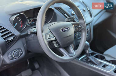Внедорожник / Кроссовер Ford Escape 2017 в 