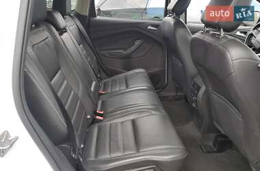 Внедорожник / Кроссовер Ford Escape 2018 в 