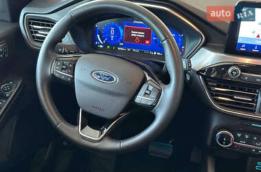 Позашляховик / Кросовер Ford Escape 2022 в 
