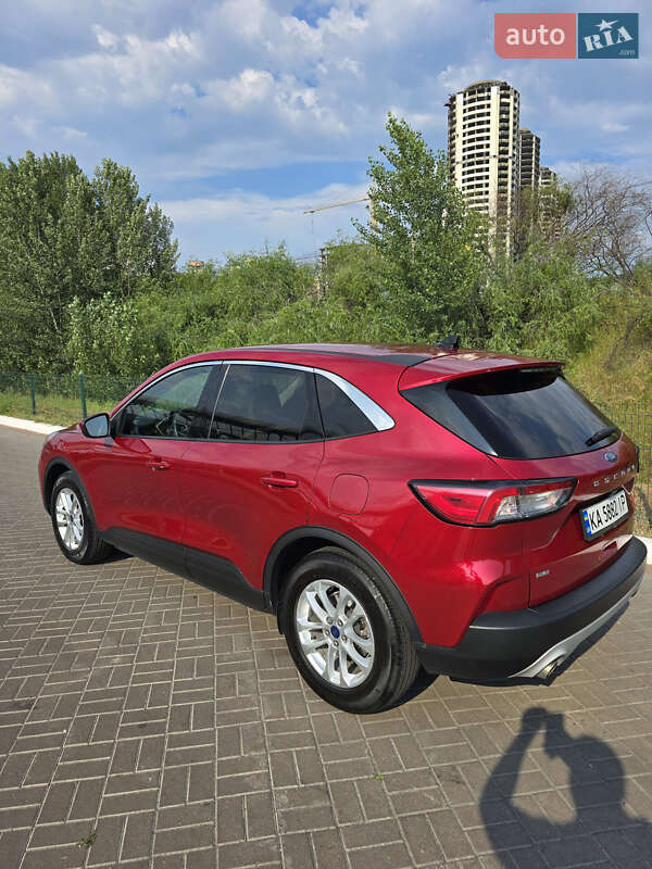 Внедорожник / Кроссовер Ford Escape 2020 в Киеве