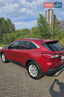 Позашляховик / Кросовер Ford Escape 2020 в 