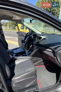Внедорожник / Кроссовер Ford Escape 2015 в 