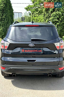 Внедорожник / Кроссовер Ford Escape 2016 в 