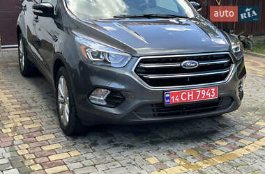 Внедорожник / Кроссовер Ford Escape 2017 в 