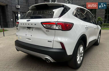 Внедорожник / Кроссовер Ford Escape 2021 в 
