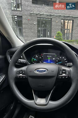 Внедорожник / Кроссовер Ford Escape 2021 в 