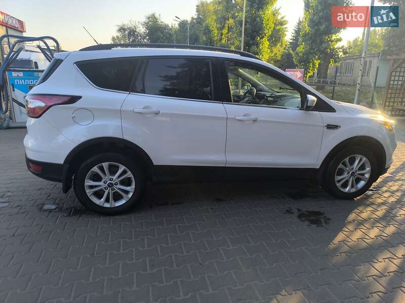 Позашляховик / Кросовер Ford Escape 2018 в Кривому Розі