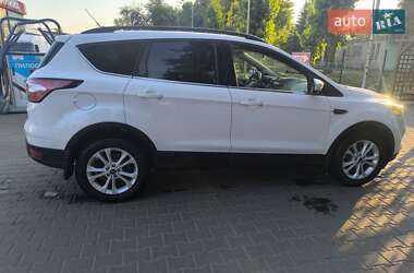 Внедорожник / Кроссовер Ford Escape 2018 в 