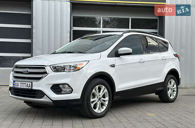 Внедорожник / Кроссовер Ford Escape 2018 в 