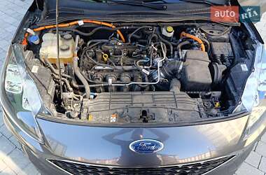 Внедорожник / Кроссовер Ford Escape 2020 в 
