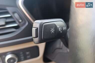 Внедорожник / Кроссовер Ford Escape 2020 в 