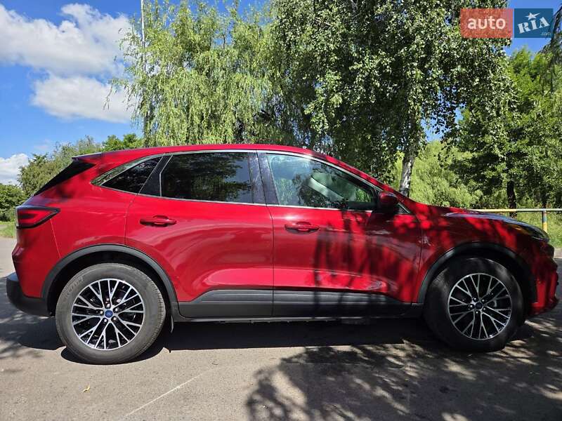 Внедорожник / Кроссовер Ford Escape 2021 в Ровно