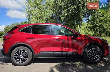Внедорожник / Кроссовер Ford Escape 2021 в 