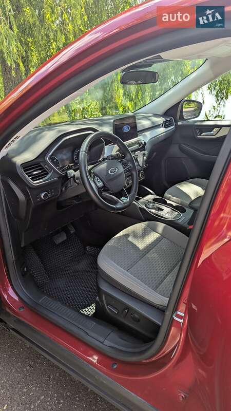 Внедорожник / Кроссовер Ford Escape 2021 в Ровно