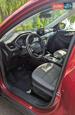 Внедорожник / Кроссовер Ford Escape 2021 в 