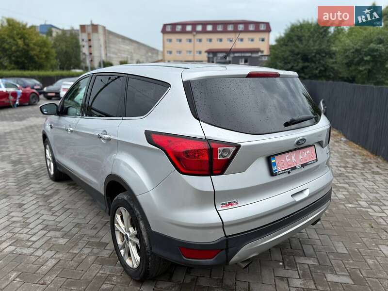 Внедорожник / Кроссовер Ford Escape 2019 в Луцке