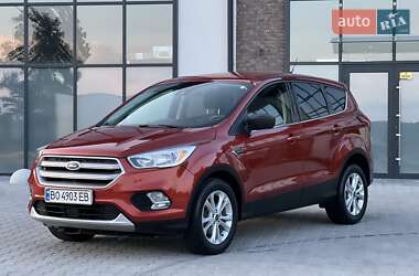 Внедорожник / Кроссовер Ford Escape 2018 в 