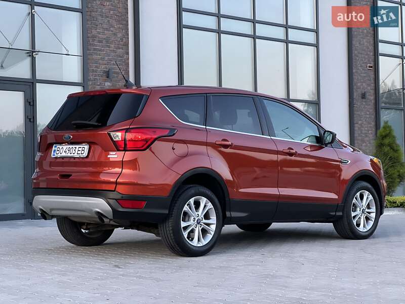 Внедорожник / Кроссовер Ford Escape 2018 в Тернополе