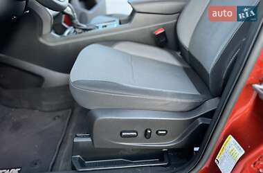 Внедорожник / Кроссовер Ford Escape 2018 в 