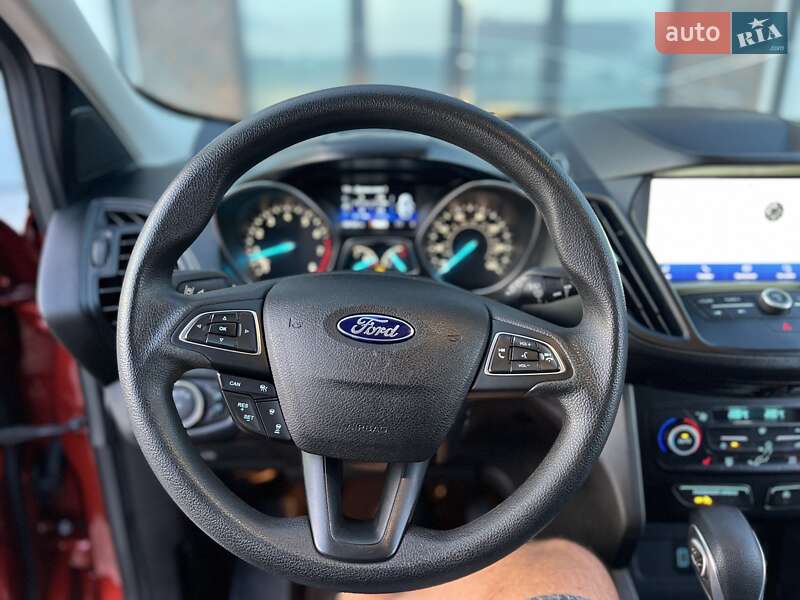Внедорожник / Кроссовер Ford Escape 2018 в Тернополе