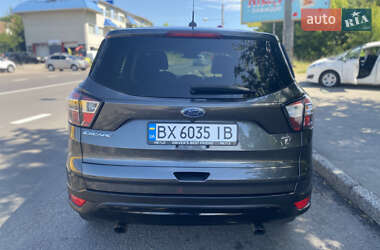 Позашляховик / Кросовер Ford Escape 2016 в 