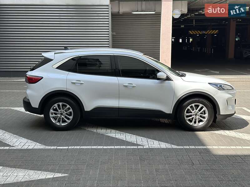 Позашляховик / Кросовер Ford Escape 2020 в Києві