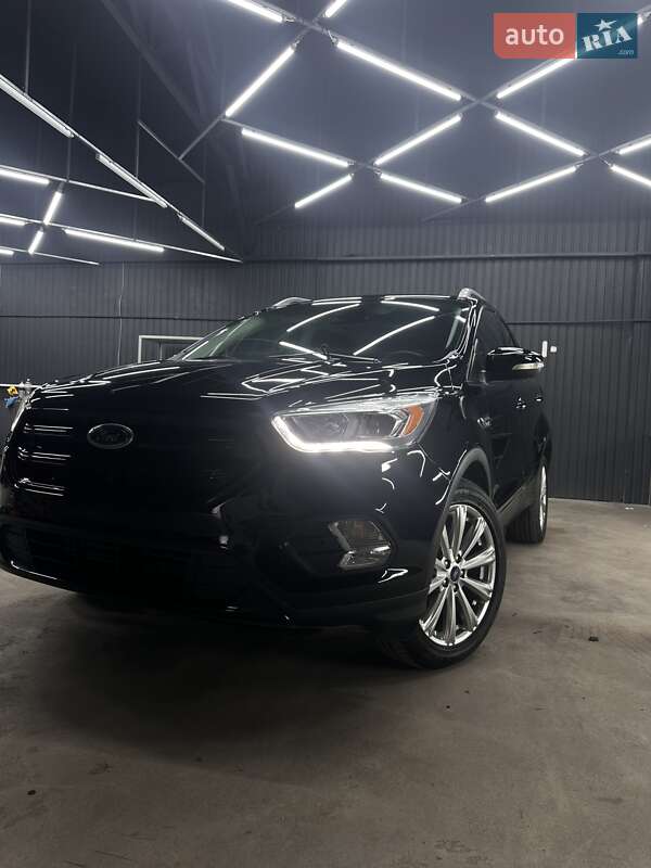 Внедорожник / Кроссовер Ford Escape 2016 в Одессе