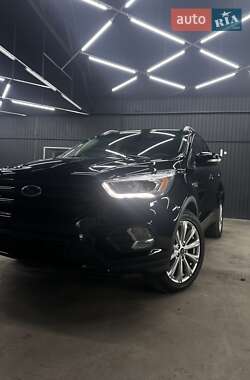 Внедорожник / Кроссовер Ford Escape 2016 в 