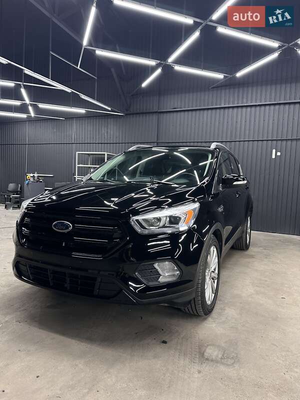 Внедорожник / Кроссовер Ford Escape 2016 в Одессе