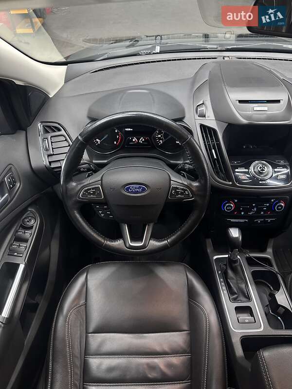 Внедорожник / Кроссовер Ford Escape 2016 в Одессе