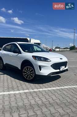 Внедорожник / Кроссовер Ford Escape 2022 в 