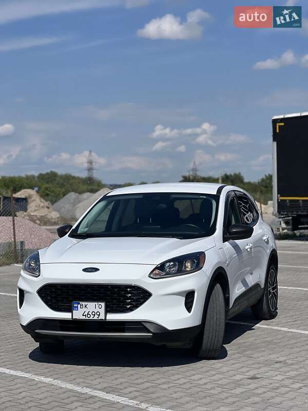 Внедорожник / Кроссовер Ford Escape 2022 в 
