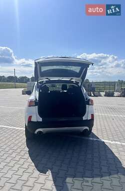 Внедорожник / Кроссовер Ford Escape 2022 в 