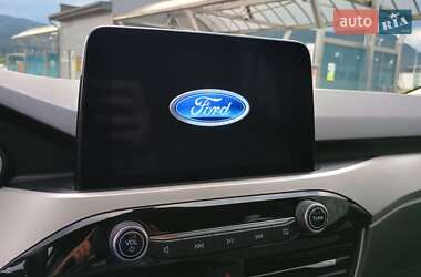 Внедорожник / Кроссовер Ford Escape 2022 в 