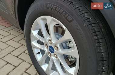 Внедорожник / Кроссовер Ford Escape 2022 в 