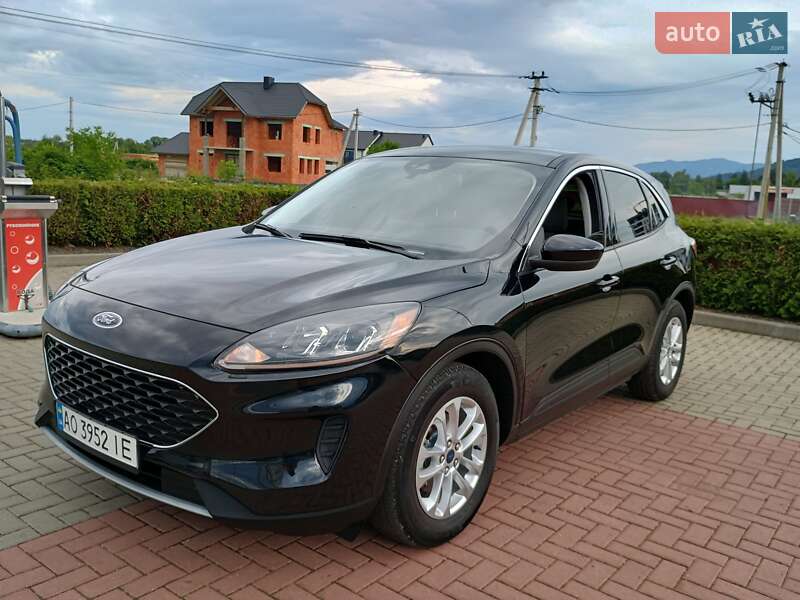 Внедорожник / Кроссовер Ford Escape 2022 в 