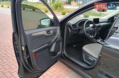 Внедорожник / Кроссовер Ford Escape 2022 в 