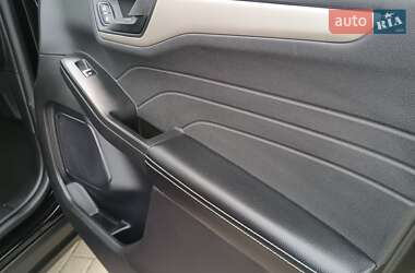 Внедорожник / Кроссовер Ford Escape 2022 в 