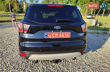 Внедорожник / Кроссовер Ford Escape 2016 в 