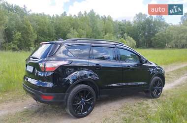 Внедорожник / Кроссовер Ford Escape 2018 в 