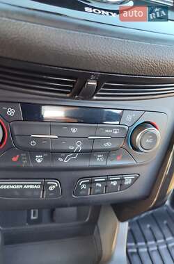 Внедорожник / Кроссовер Ford Escape 2016 в 
