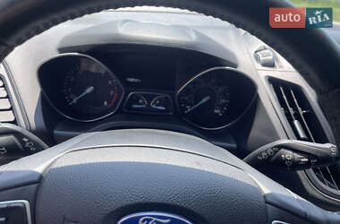 Внедорожник / Кроссовер Ford Escape 2018 в 