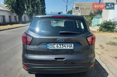 Внедорожник / Кроссовер Ford Escape 2018 в 